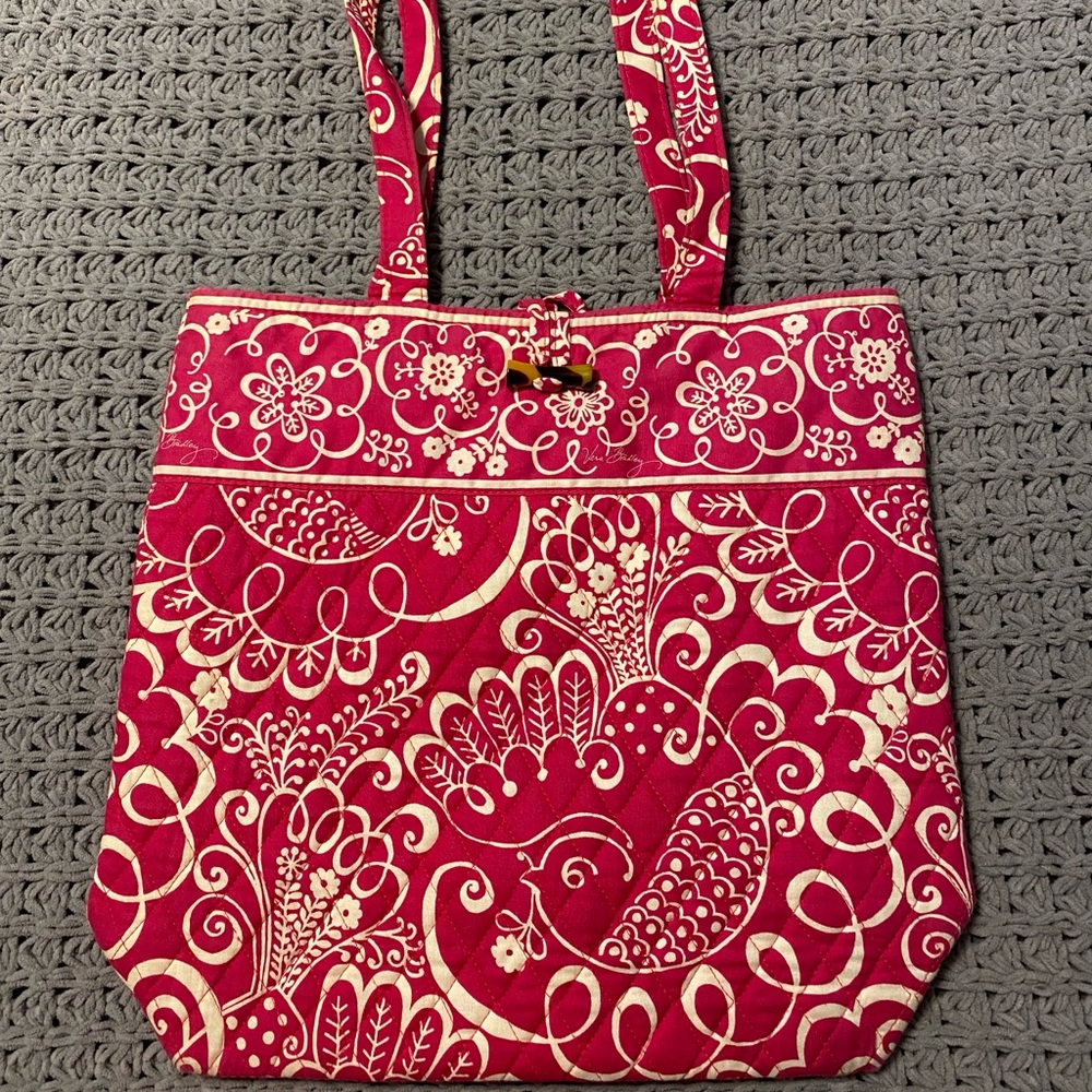 Vera Bradley tote in Twirly Birds Pink